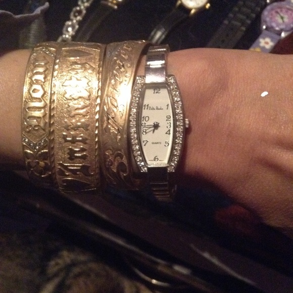 Final Price drop Delta Burke Crystal watch - Picture 3 of 7